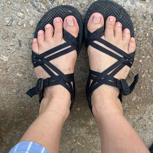 Chacos Black size 9 - Picture 2 of 13